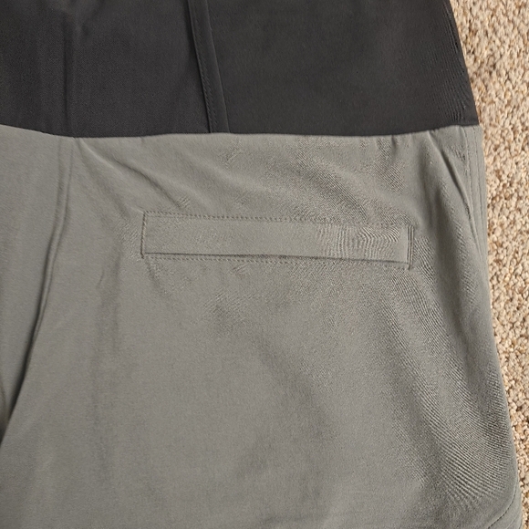 Women's Athleta ascender short | Gray |  Sz: 10 - Picture 6 of 9
